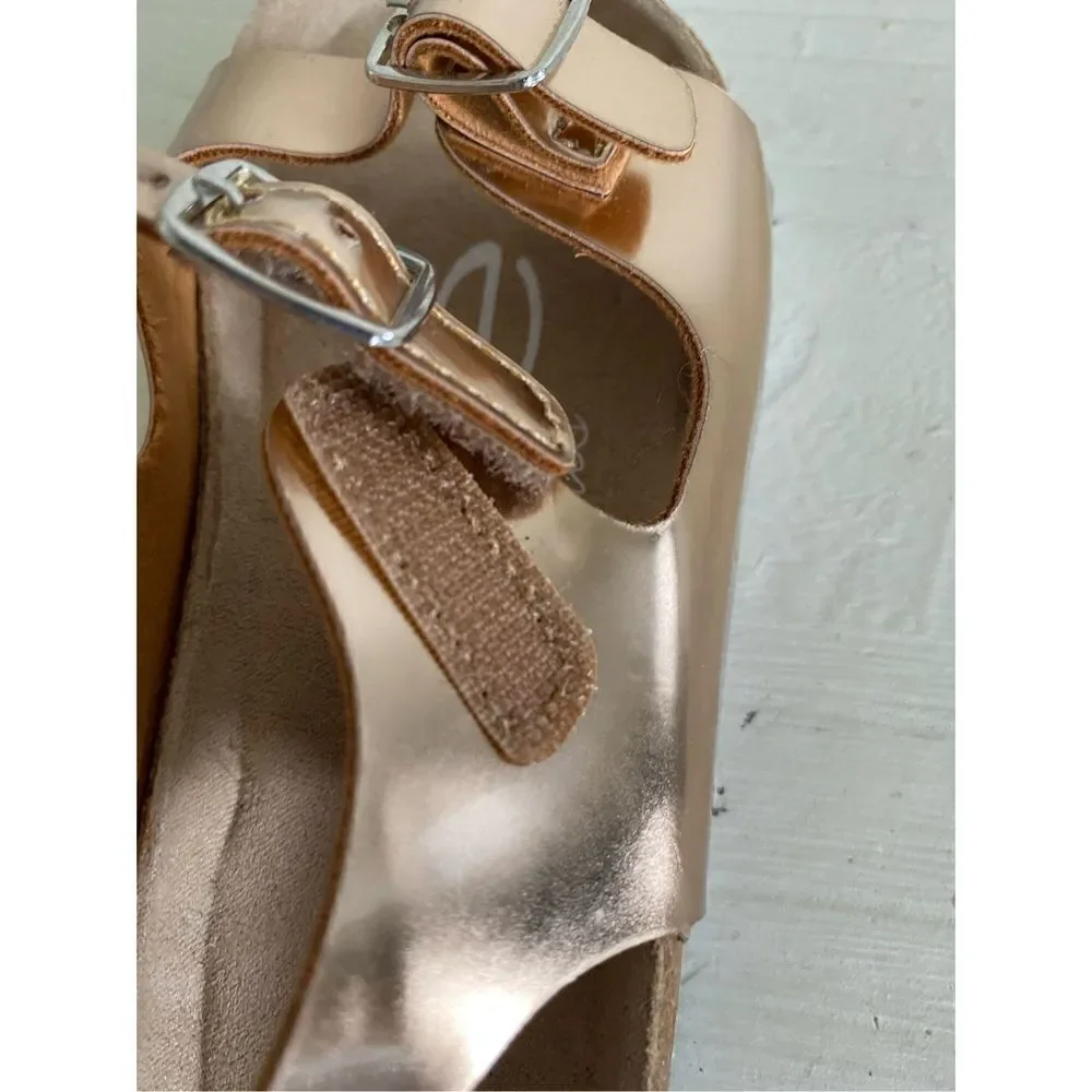NEW Bebe Birkenstock Style Sandals Rose Gold Copper Metallic ShoesSize 9 NWOT